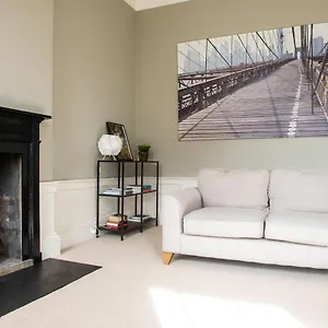 Joivy Bright & Spacious In Stockbridge Apartment Edinburgh