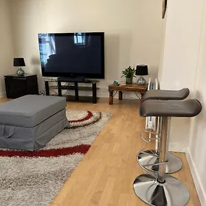 2 Bed Centre Executive Apartment Aberdeen